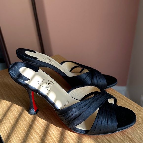 Christian Louboutin 'Nicol is Back' in Crepe Satin NWOB - Picture 1 of 8